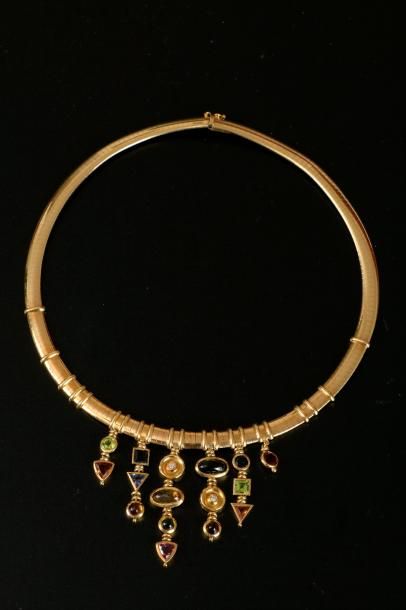 Collier tour de cou en or jaune 18K à maille...