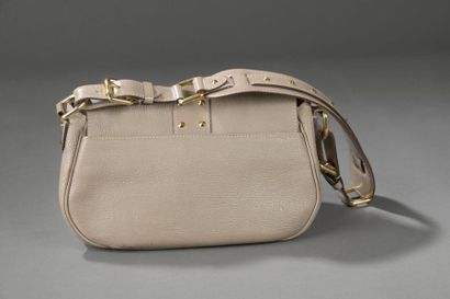 Louis VUITTON.

Sac à main porté épaule en...