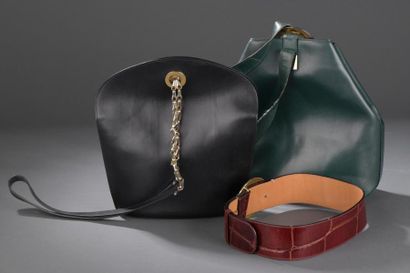 CELINE.

Ensemble comprenant : 

- Un sac...