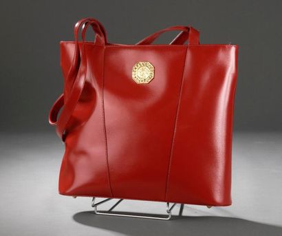 Yves SAINT LAURENT.

Sac à main porté épaule...