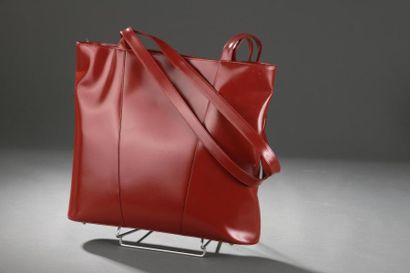 Yves SAINT LAURENT.

Sac à main porté épaule...
