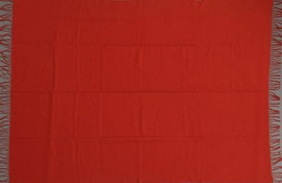 HERMES.

Châle en cachemire rouge (petites...