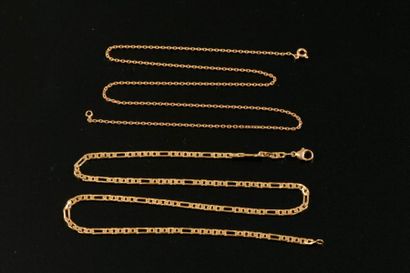 Deux chaines en or jaune 18K, une à maille...