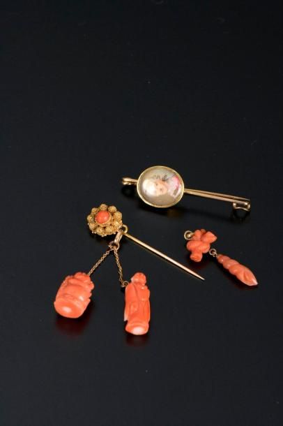 Ensemble de trois pièces : une épingle en...