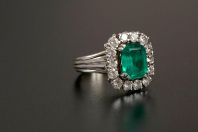 Bague en or gris 18K et platine 850 millièmes,...