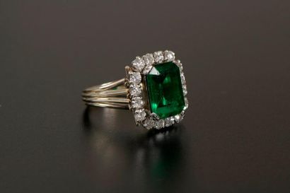 Bague en or gris 18K et platine 850 millièmes,...