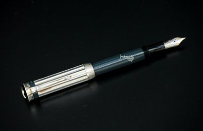 MONTBLANC
Stylo plume modèle 