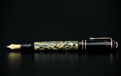 MONTBLANC
Stylo plume modèle 