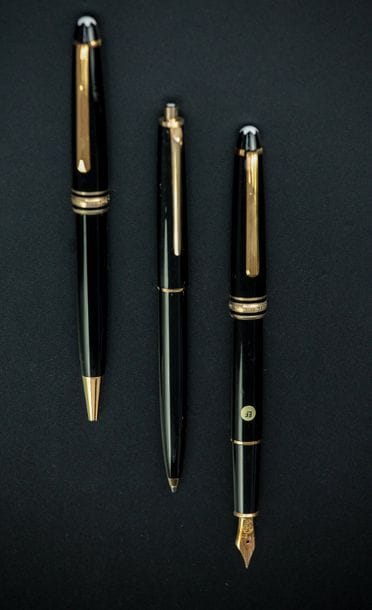 MONTBLANC
Ensemble comprenant un stylo bille...
