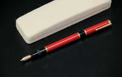WATERMAN
Stylo plume en résine noire et terracotta,...