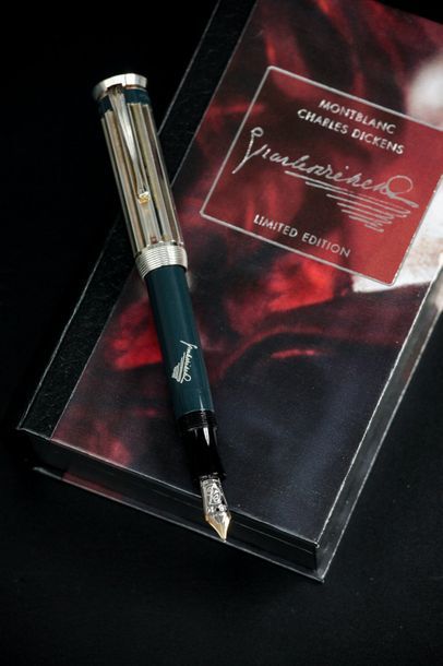 MONTBLANC
Stylo plume modèle 