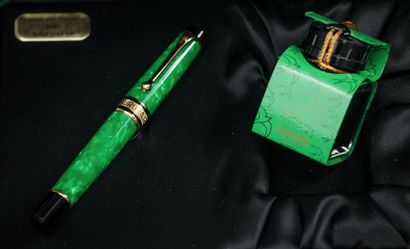 AURORA

Stylo plume modèle 