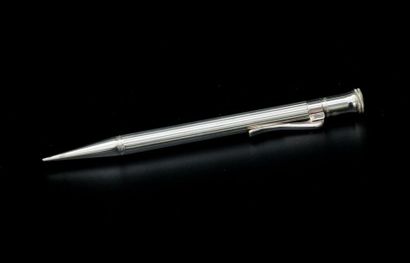 FABER-CASTEL 

Porte-mine en argent, le corps...