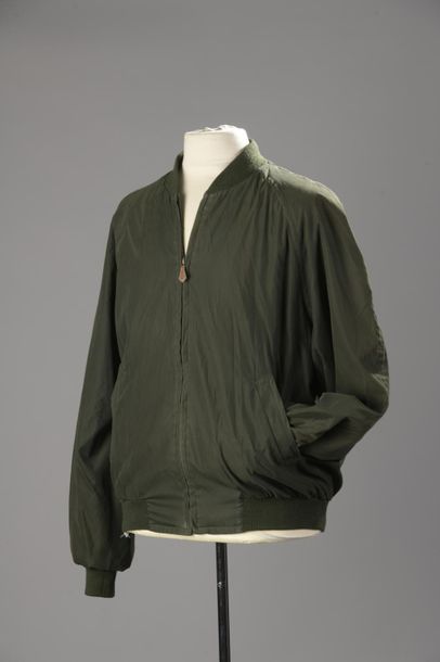 HERMÈS
Bomber vert kaki, encolure, poignets...
