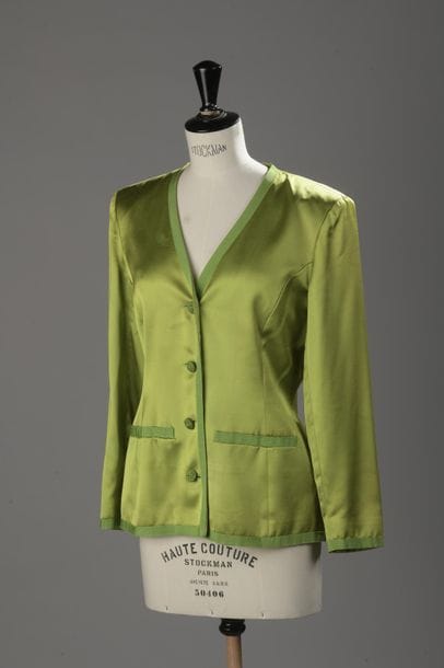 GUY LAROCHE COUTURE
Blazer en satin vert,...