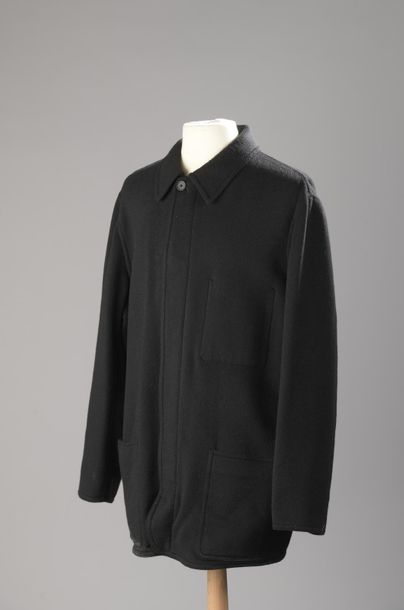HERMÈS
Manteau d'homme en cachemire noir,...