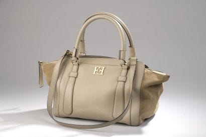 ESCADA
Sac en cuir lisse et nubuck taupe,...