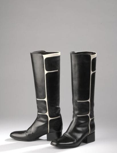 SARTORE
Paire de bottes en cuir lisse noir...