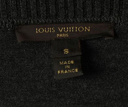 LOUIS VUITTON
Robe-pull en cachemire et soie...