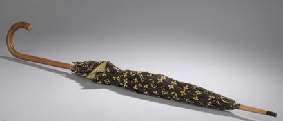 LOUIS VUITTON
Parapluie, le pavillon en toile...