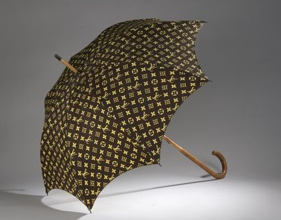 LOUIS VUITTON
Parapluie, le pavillon en toile...