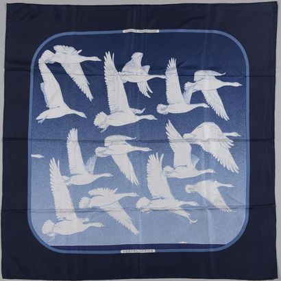 HERMÈS
Carré de soie 