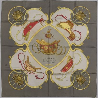 HERMÈS
Carré de soie 
