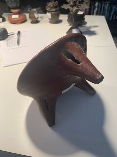 Coupe tripode en terre cuite Mochica

Pérou

H...