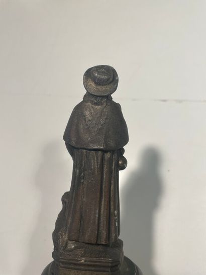 Petite statuette de saint Roch en régule.

H...