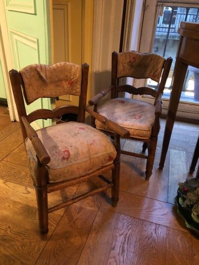 Paire de fauteuils d'enfant en bois naturel...