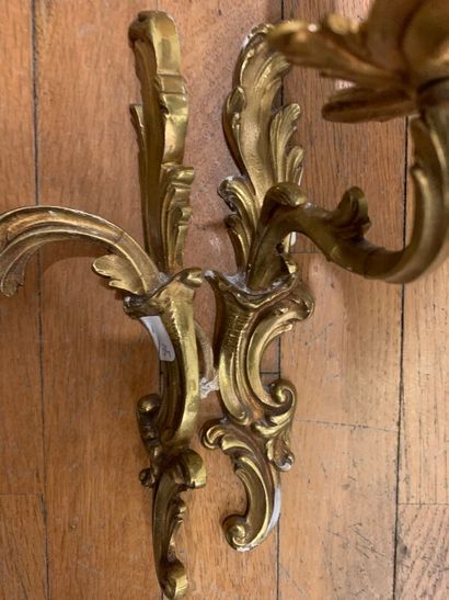 Paire de petites appliques en bronze doré....