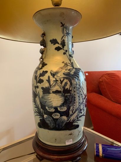 Paire de lampes en porcelaine bleue et blanche...
