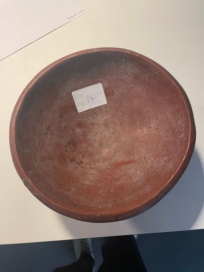 Coupe tripode en terre cuite Mochica

Pérou

H...