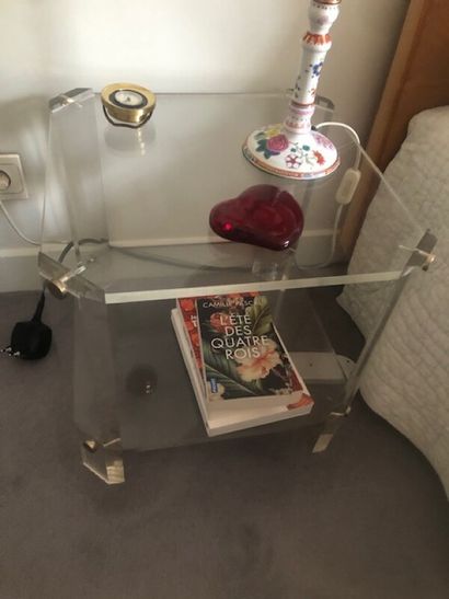 Paire de tables en plexiglass.

H. 30 - L....