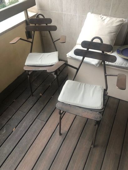 Paire de fauteuils de jardin en fer forgé....