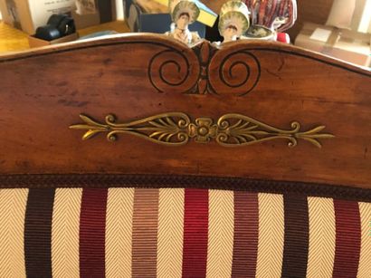 Paire de fauteuils en acajou.

Pieds sabre.

Epoque...