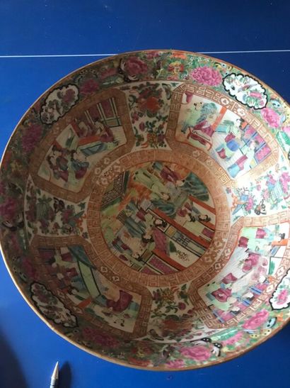 CHINE, Canton - Fin XIXe siècle

Bol en porcelaine...
