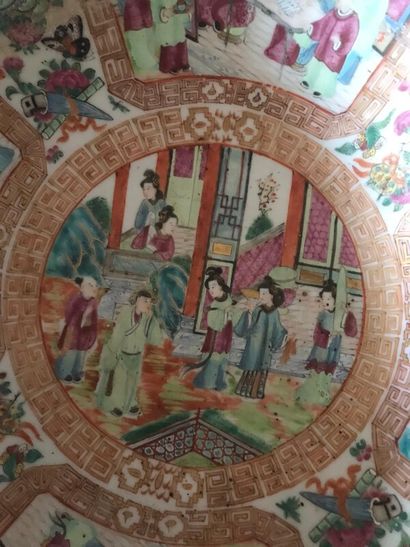 CHINE, Canton - Fin XIXe siècle

Bol en porcelaine...