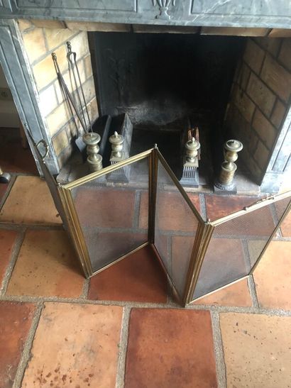 Nécessaire de cheminée comprenant deux paires...