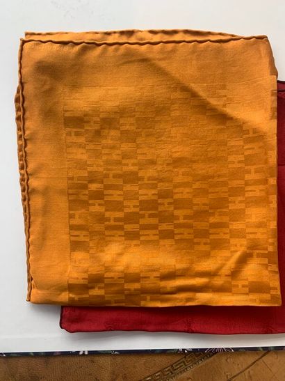 HERMES

Lot de 6 pochettes en soie