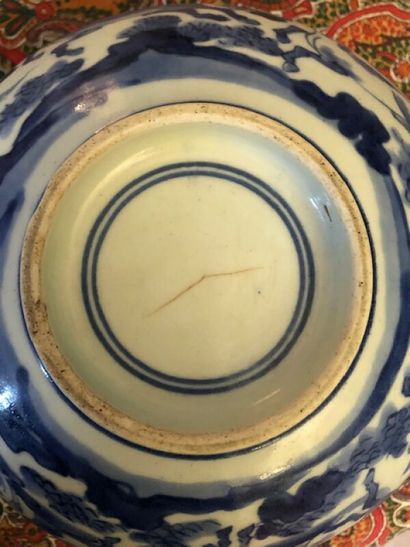 Bol en porcelaine bleu et blanc à décor de...