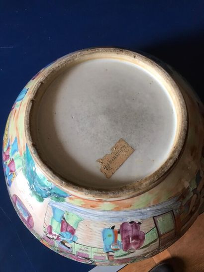 CHINE, Canton - Fin XIXe siècle

Bol en porcelaine...