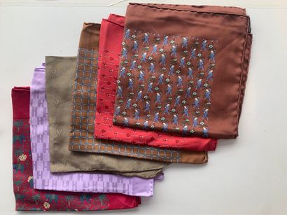HERMES

Lot de 6 pochettes en soie