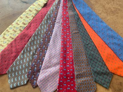 HERMES

Lot de 10 cravates