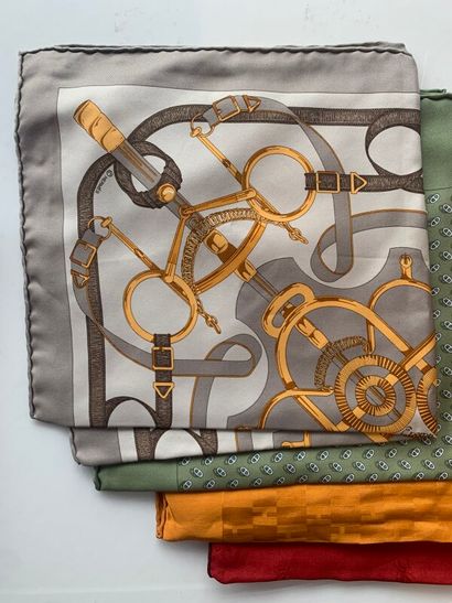 HERMES

Lot de 6 pochettes en soie