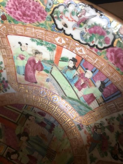 CHINE, Canton - Fin XIXe siècle

Bol en porcelaine...