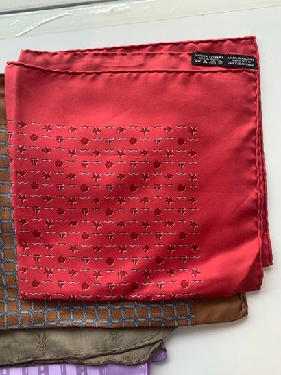 HERMES

Lot de 6 pochettes en soie