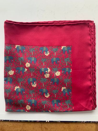 HERMES

Lot de 6 pochettes en soie