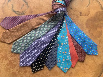 HERMES

Lot de 10 cravates
