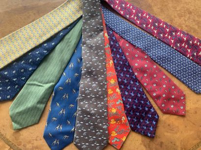 HERMES

Lot de 10 cravates